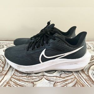 Nike Women’s Air Zoom Pegasus Running Shoes